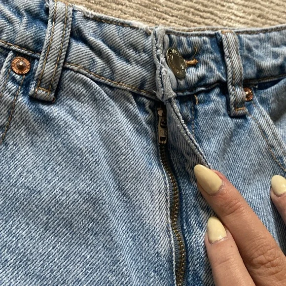 Zara Denim Cotton Jean Shorts Light Wash Boy Long Length Size 4 - Picture 6 of 11